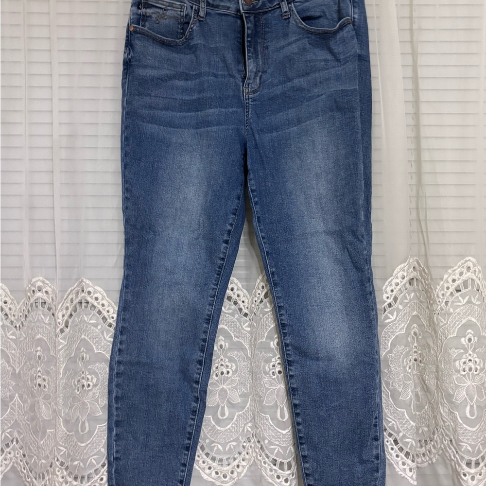 Judy Blue Mid-Wash Women's Jeans